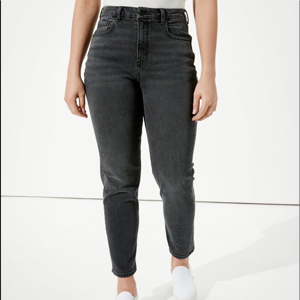 NWOT AMERICAN EAGLE BLACK MOM JEAN